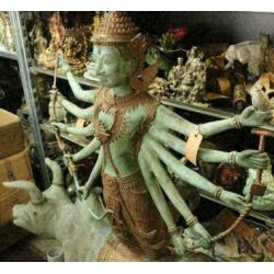 Oud beeld Shiva op stier