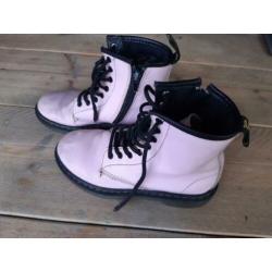 Dr. Martens 33