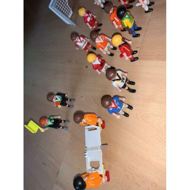 Playmobil voetbal poppetjes en doelen
