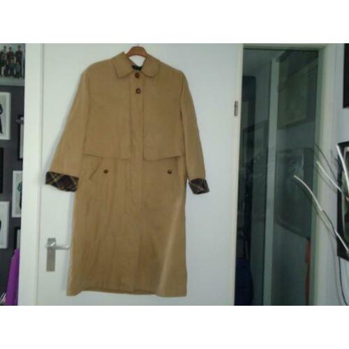jas mantel beige mt 42 maar valt iets groter