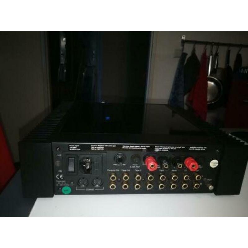 meridian 551 versterker
