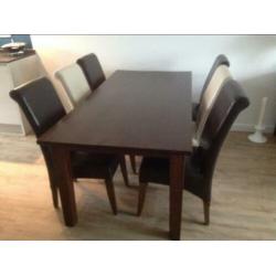 Eethoek met 6 leren stoelen