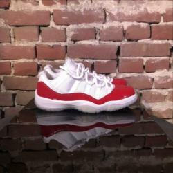 Jordan 11 low cherry red 42,5