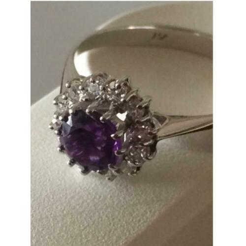 ***Witgouden ring met amethist en diamanten***