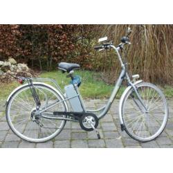 1of 2 complete, weinig gebruikt, maar goedkope E-Bikes