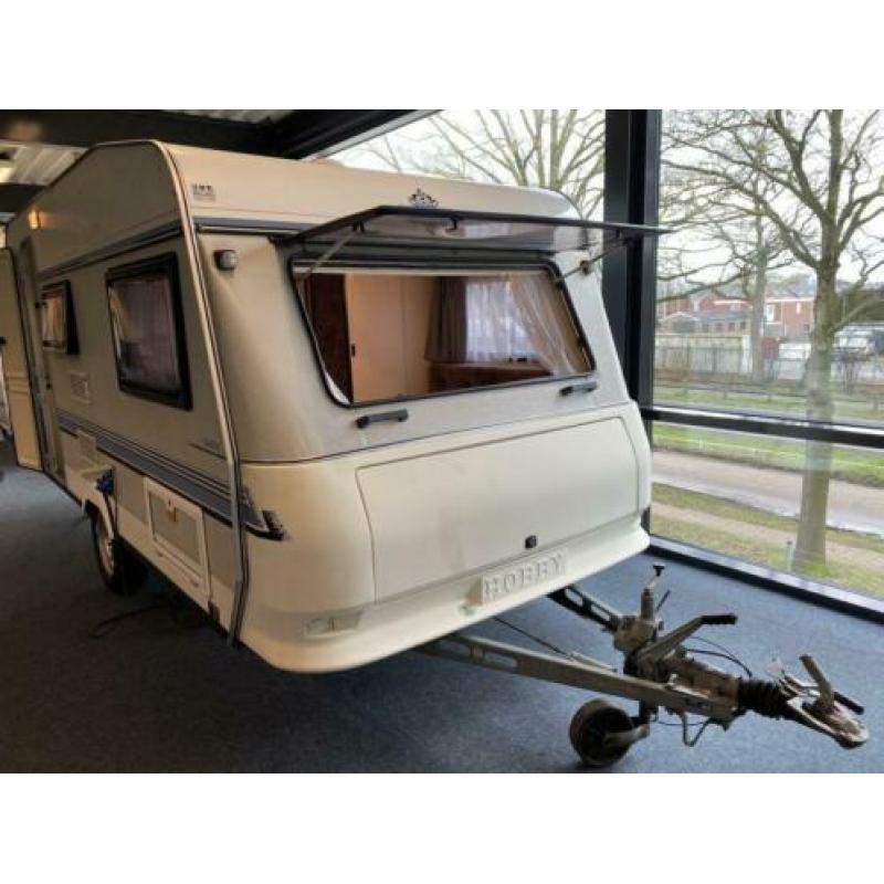 Hobby Classic 400 TM Met Treinzit en Normale Zit