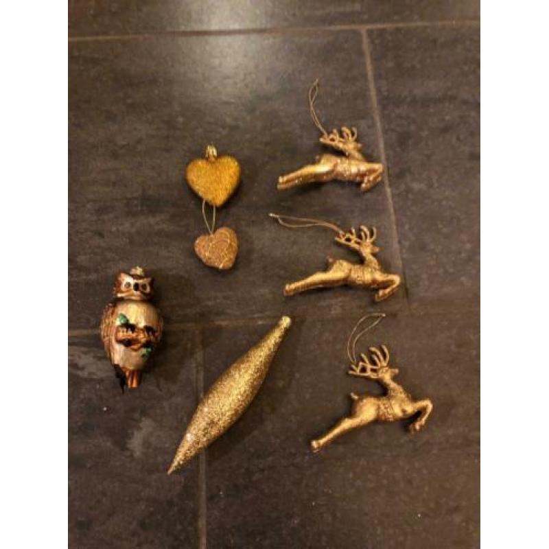 Goudkleurige accessoires voor kerstboom