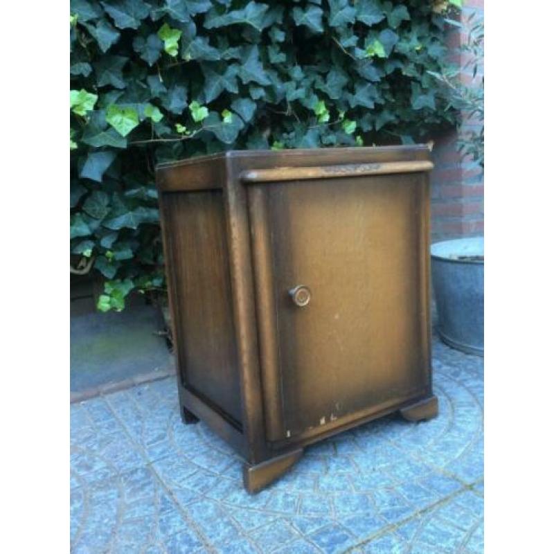 Oud houten nachtkastje / kastje / schoenenkastje