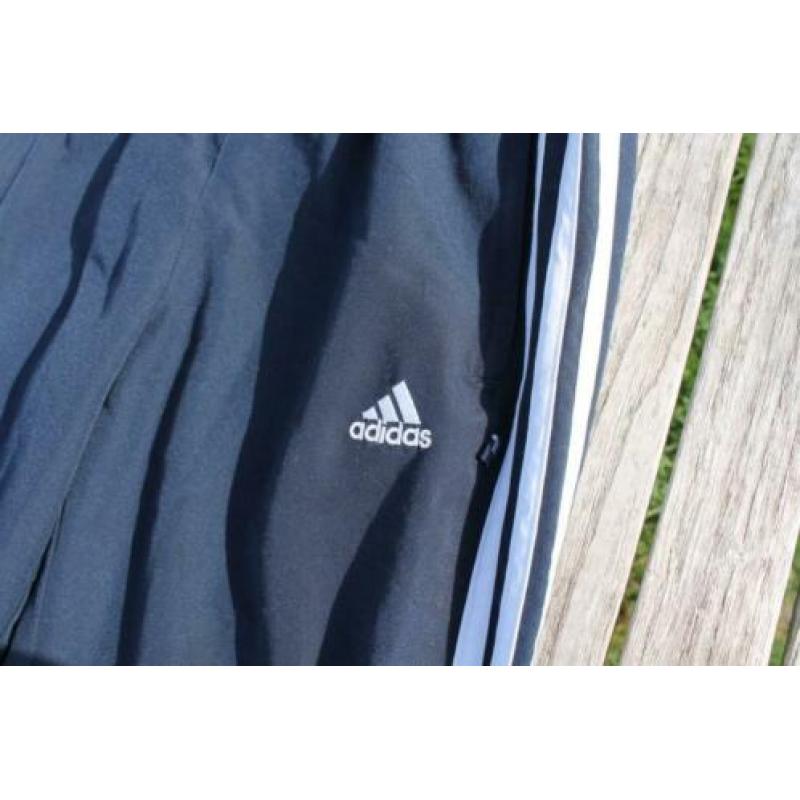 Blauwe Adidas trainingsbroek maat 140