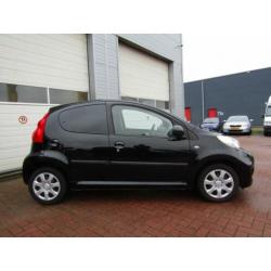 Peugeot 107 1.0-12V XR airco cv (bj 2009)
