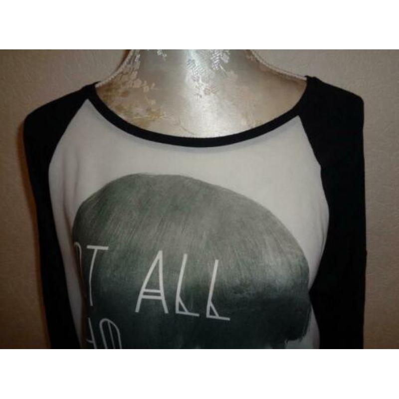 Only s valt als M