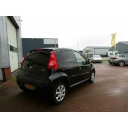 Peugeot 107 1.0-12V XR airco cv (bj 2009)