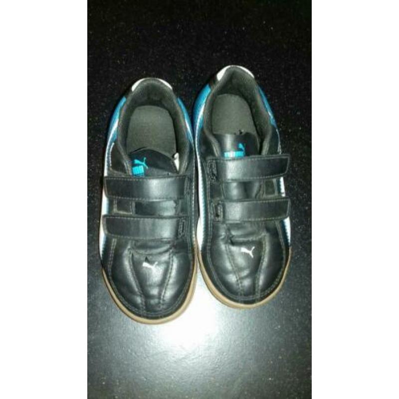 Zaalschoenen maat 28 jongens.