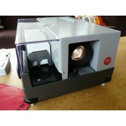 LEITZ PRADOVIT COLOR AUTO-FOCUS dia- projector.