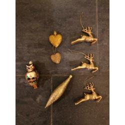 Goudkleurige accessoires voor kerstboom