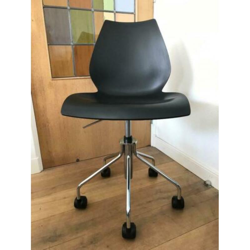IZGS Kartell Maui design bureau stoel zwart modern