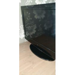Q media tv lcd 31.5 inch