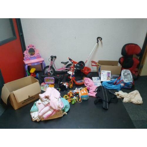 Uitverkoop !! Grote Partij kinder speelgoed en accessoires!