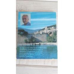 2 boeken over Spinalonga door Victor Zorbas