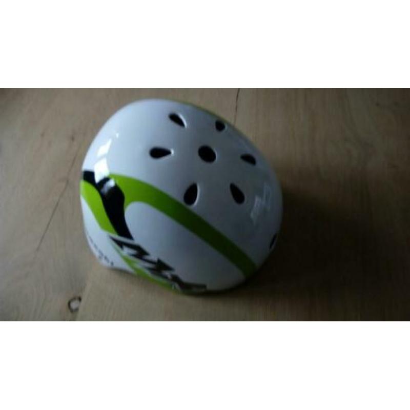 Kawasaki kinder helm bmx / fiets / skate / stuntstep.