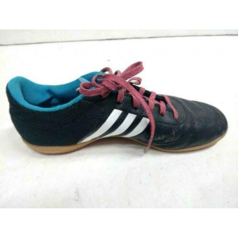 Adidas zaalvoetbalschoenen maat 35 (21,5cm)