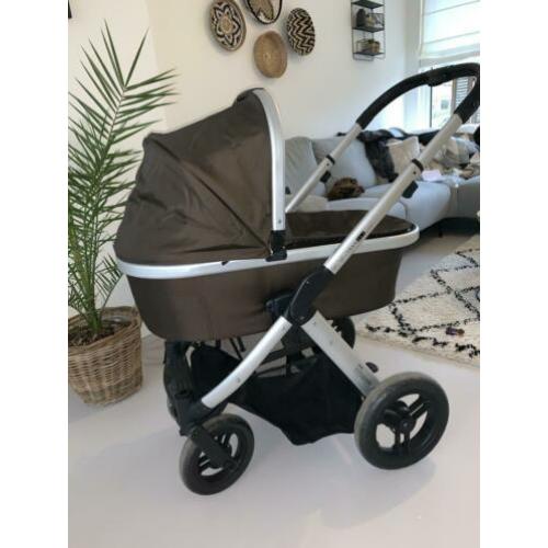 Mutsy transit kinderwagen (incl reiswieg voetenzak adapters)