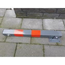 Antiparkeerpaal, neerklapbaar met slot