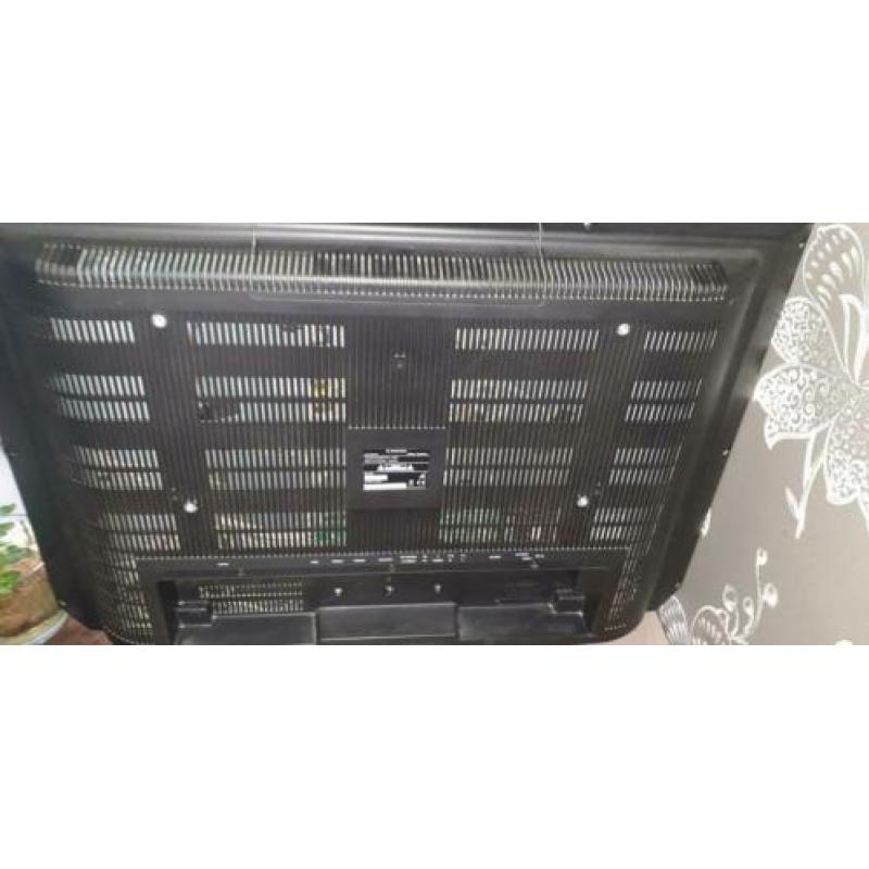 Q media tv lcd 31.5 inch