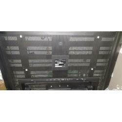 Q media tv lcd 31.5 inch
