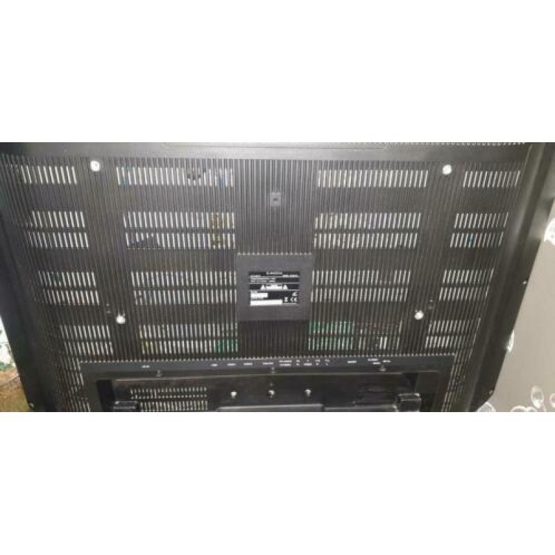 Q media tv lcd 31.5 inch