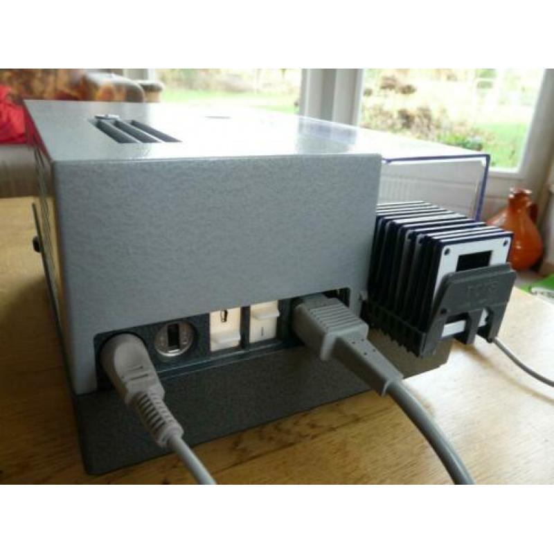 LEITZ PRADOVIT COLOR AUTO-FOCUS dia- projector.