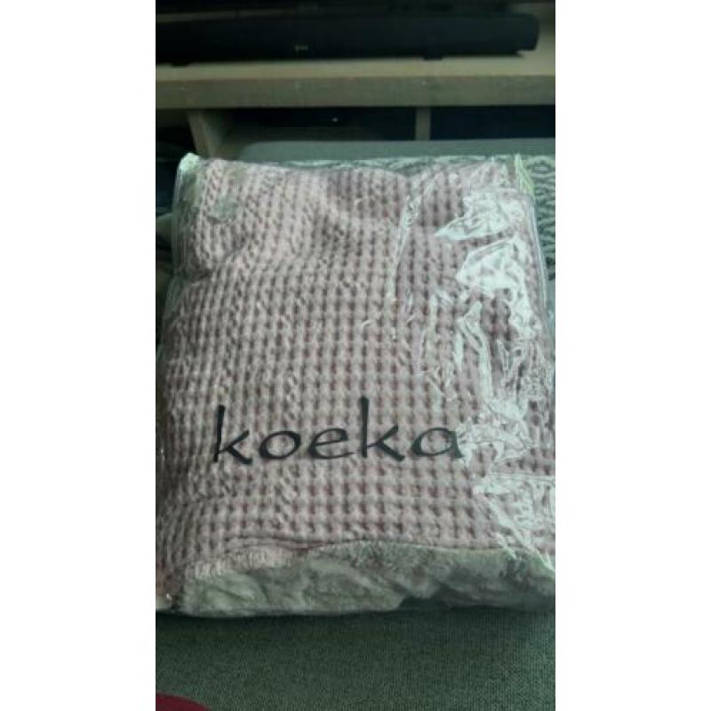 Koeka deken..nooit onder geslapen alleen ter decoratie gebru
