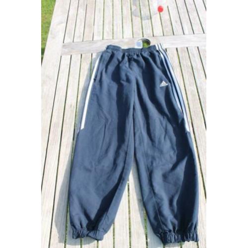 Blauwe Adidas trainingsbroek maat 140