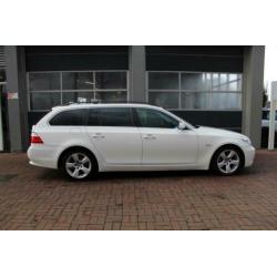 BMW 5 Serie Touring 525d XENON / LEER / NAV / PANO
