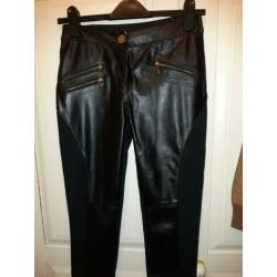 Zwarte legging met fake leren stukken