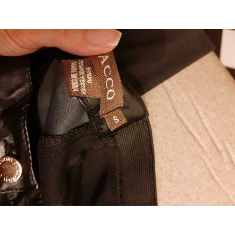 Zwarte legging met fake leren stukken