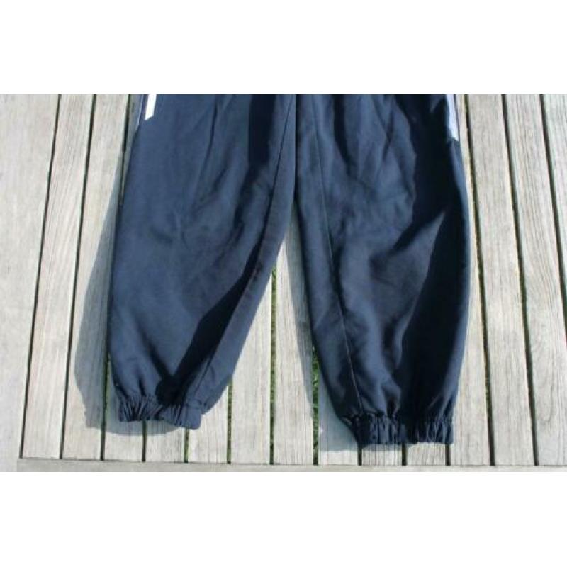 Blauwe Adidas trainingsbroek maat 140