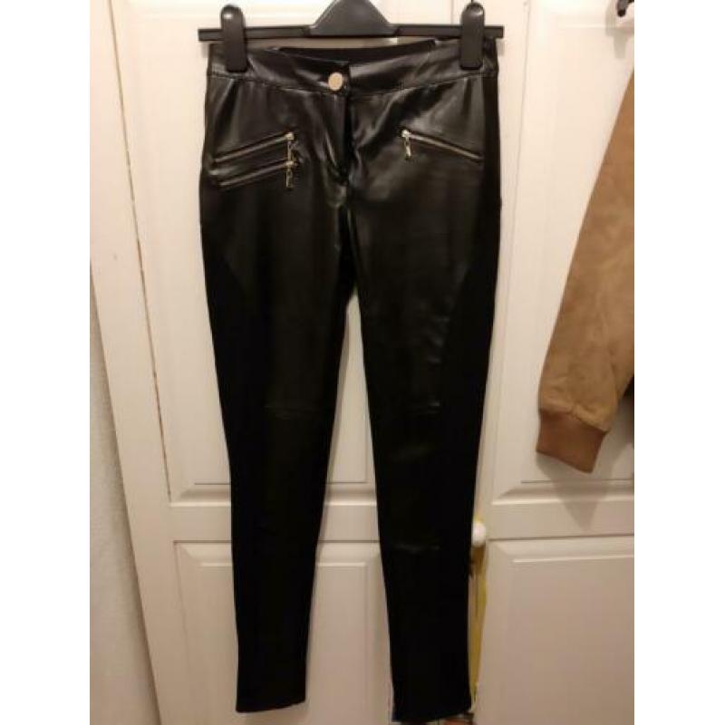 Zwarte legging met fake leren stukken