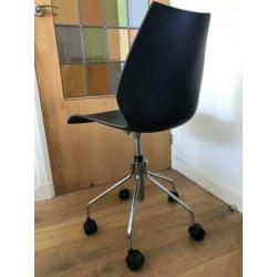 IZGS Kartell Maui design bureau stoel zwart modern