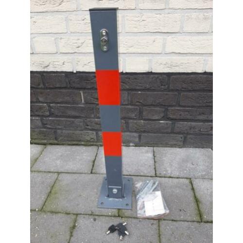 Antiparkeerpaal, neerklapbaar met slot