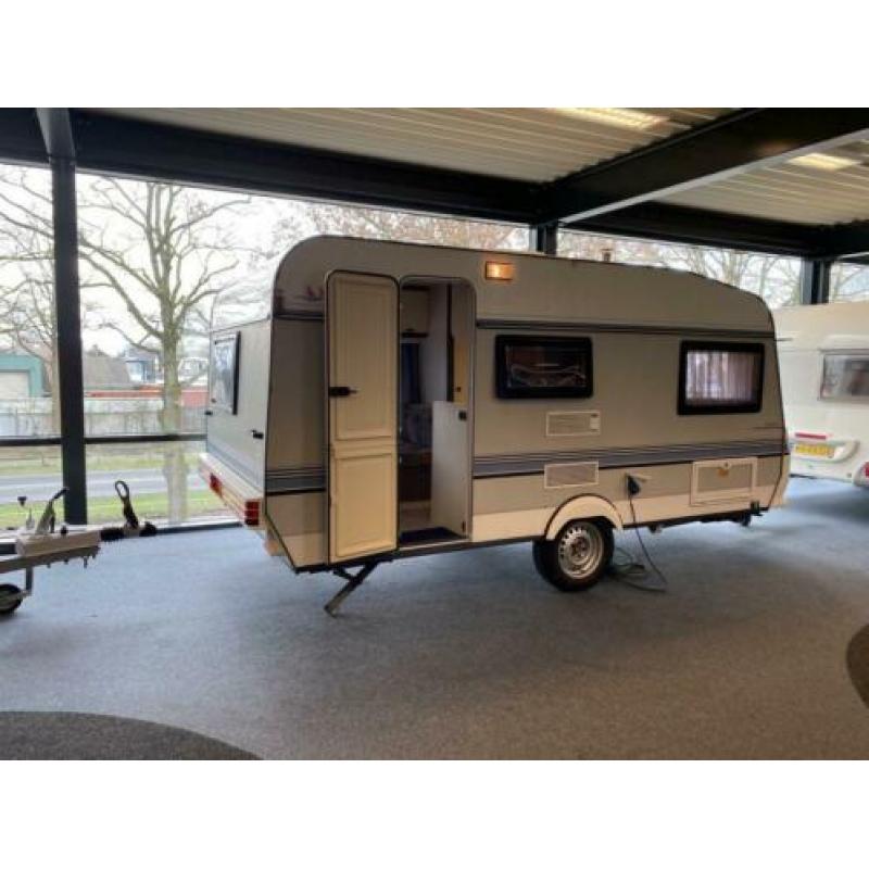 Hobby Classic 400 TM Met Treinzit en Normale Zit