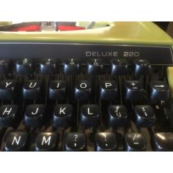 Brother deLuxe 220 portable typemachine