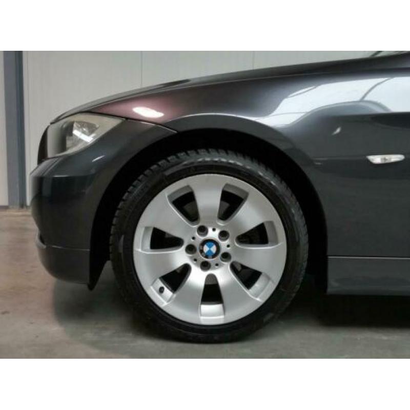 BMW 3 Serie Touring 325i Business Line Navi Leder Trekhaak