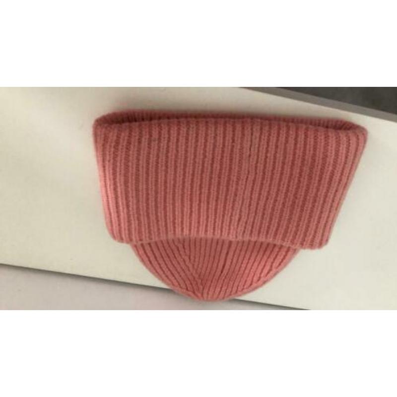 Acne muts