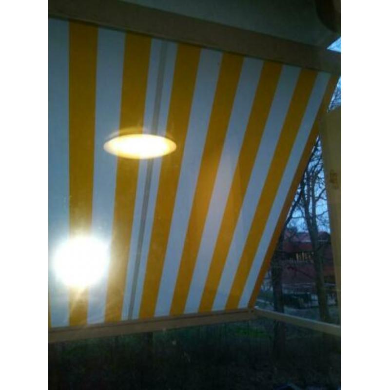 Zonnescherm 160 cm breed ideaal voor op klein balkon.