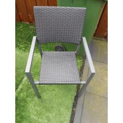 Tuintafel en stoelen