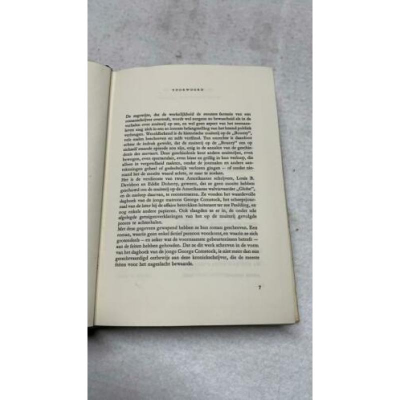 Oud boek Muiterij in de Zuidzee door L. B. Davidson en E. Do