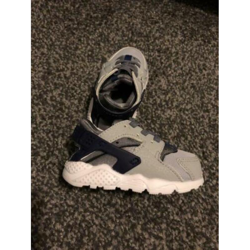 Nike schoentjes maat 19,5 nieuw