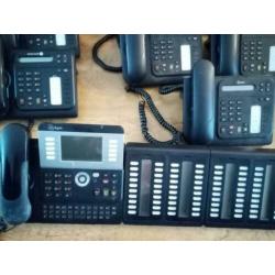 Telefooncentrale en 11x telefoon