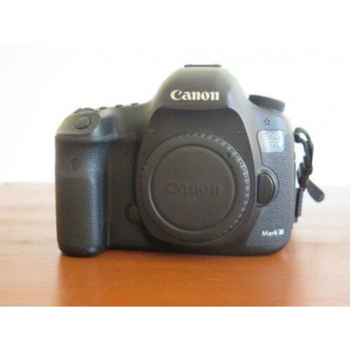 Canon 5D Mark III body